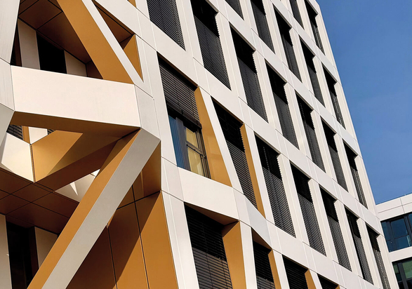 Buitenzicht van het kantoorgebouw Brainfactory in Bochum, een locatie voor moderne bedrijven en dienstverlening.