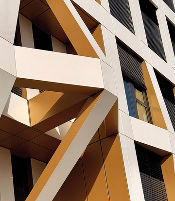 Buitenzicht van het kantoorgebouw Brainfactory in Bochum, een locatie voor moderne bedrijven en dienstverlening.