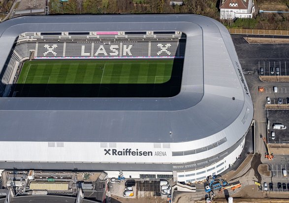 Raiffeisen Arena in Linz setzt auf mechanische Zutrittslösung mit Fluchttürfunktion aus dem Hause WILKA