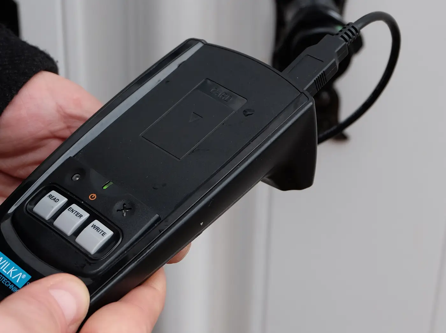 Mobiel programmeerapparaat van WILKA